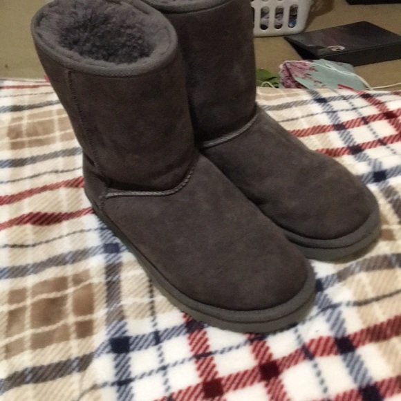 uggs - Picture 1 of 2